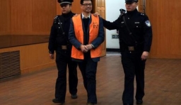 中國最帥大學校長周文斌受審 被控有6名情人