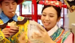 taiwan這群人 淡定哥與激動妹真的開始在肯德基賣炸雞了 彈幕...